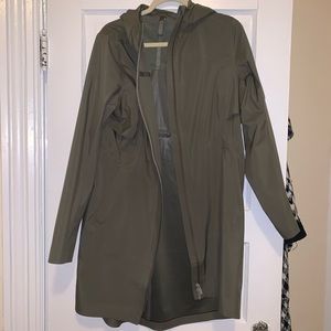 Lululemon Rain Rebel Olive Jacket Size 12